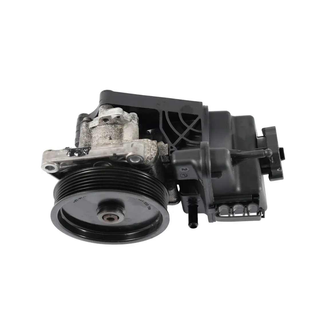 Steering Pump Mercedes W204 OM651 Diesel Mechanical Oil Unit to Power with Part number A0064662601 Power Steering Pump Mercedes W204 OM651 Diesel Mechanical Oil Unit - SKU A0064662601 - Part number A0064662601