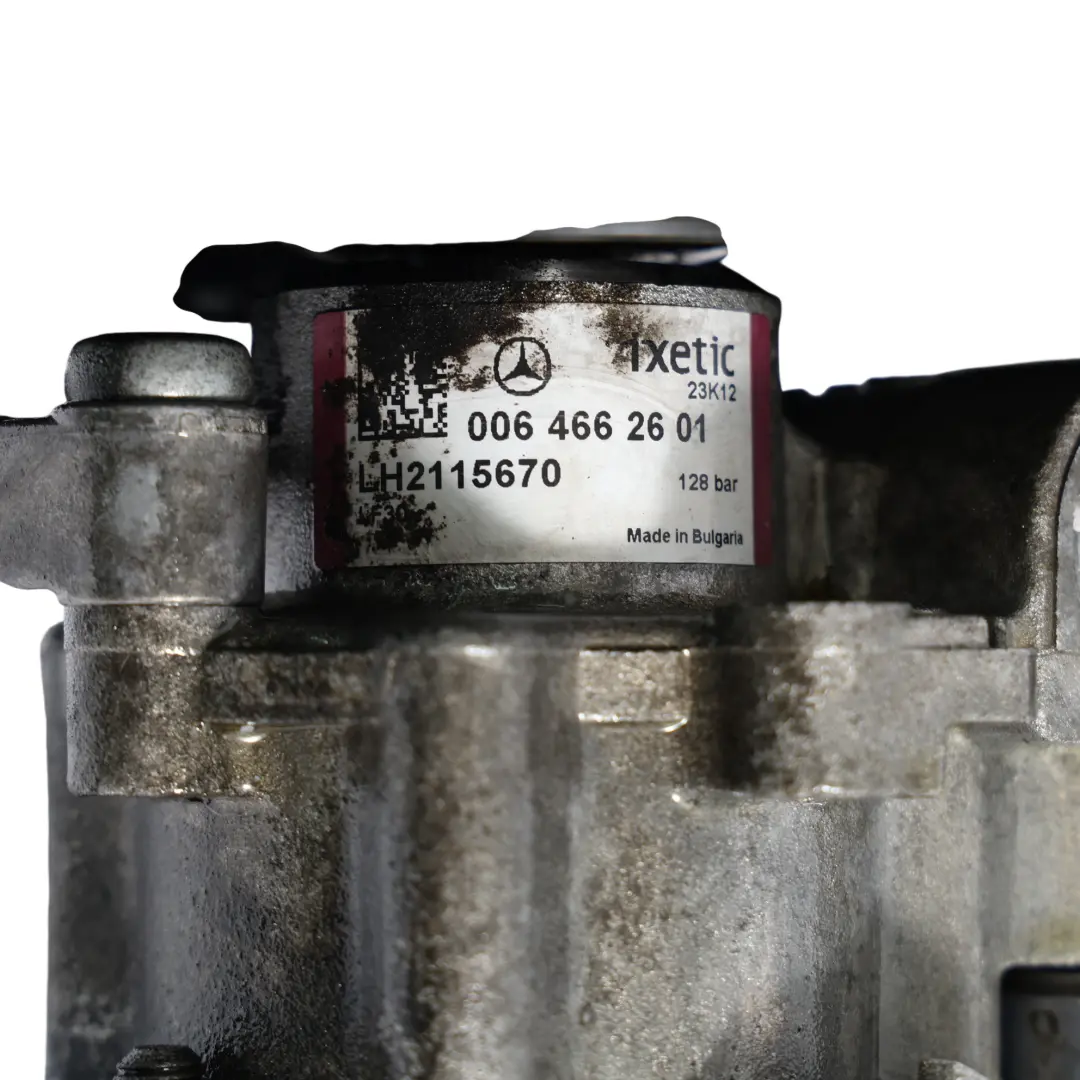 Steering Pump Mercedes W204 OM651 Diesel Mechanical Oil Unit to Power with Part number A0064662601 Power Steering Pump Mercedes W204 OM651 Diesel Mechanical Oil Unit - SKU A0064662601 - Part number A0064662601