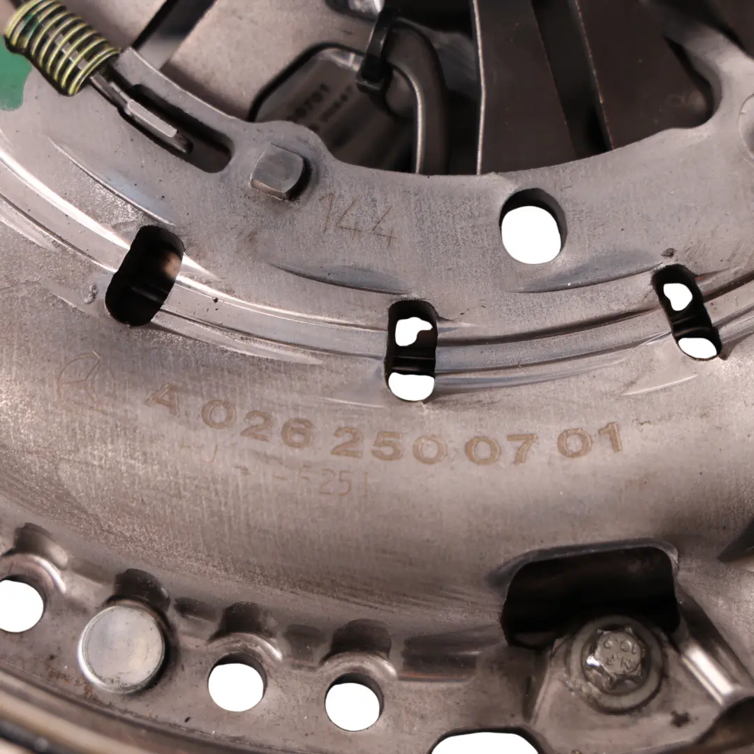 Mercedes Vito W447 Clutch Dual Mass Flywheel Kit OM651 Diesel - SKU A0262500701 - Part number A0262500701