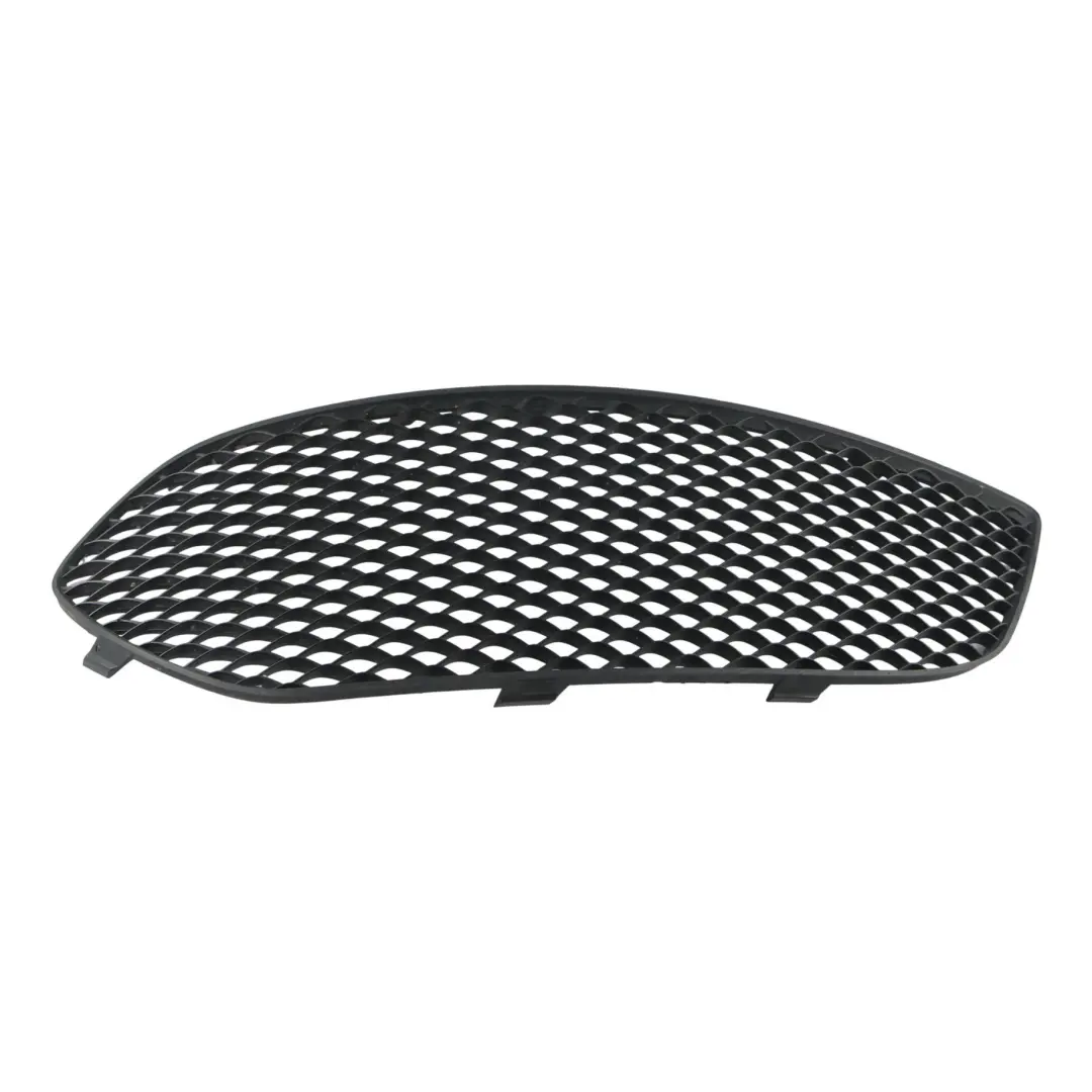 Kratka Dolna Zderzaka Przedniego Prawa do Mercedes C117 X117 o numerze A1178851822 Mercedes C117 X117 Kratka Dolna Zderzaka Przedniego Prawa - SKU A1178851822 - Numer Części A1178851822