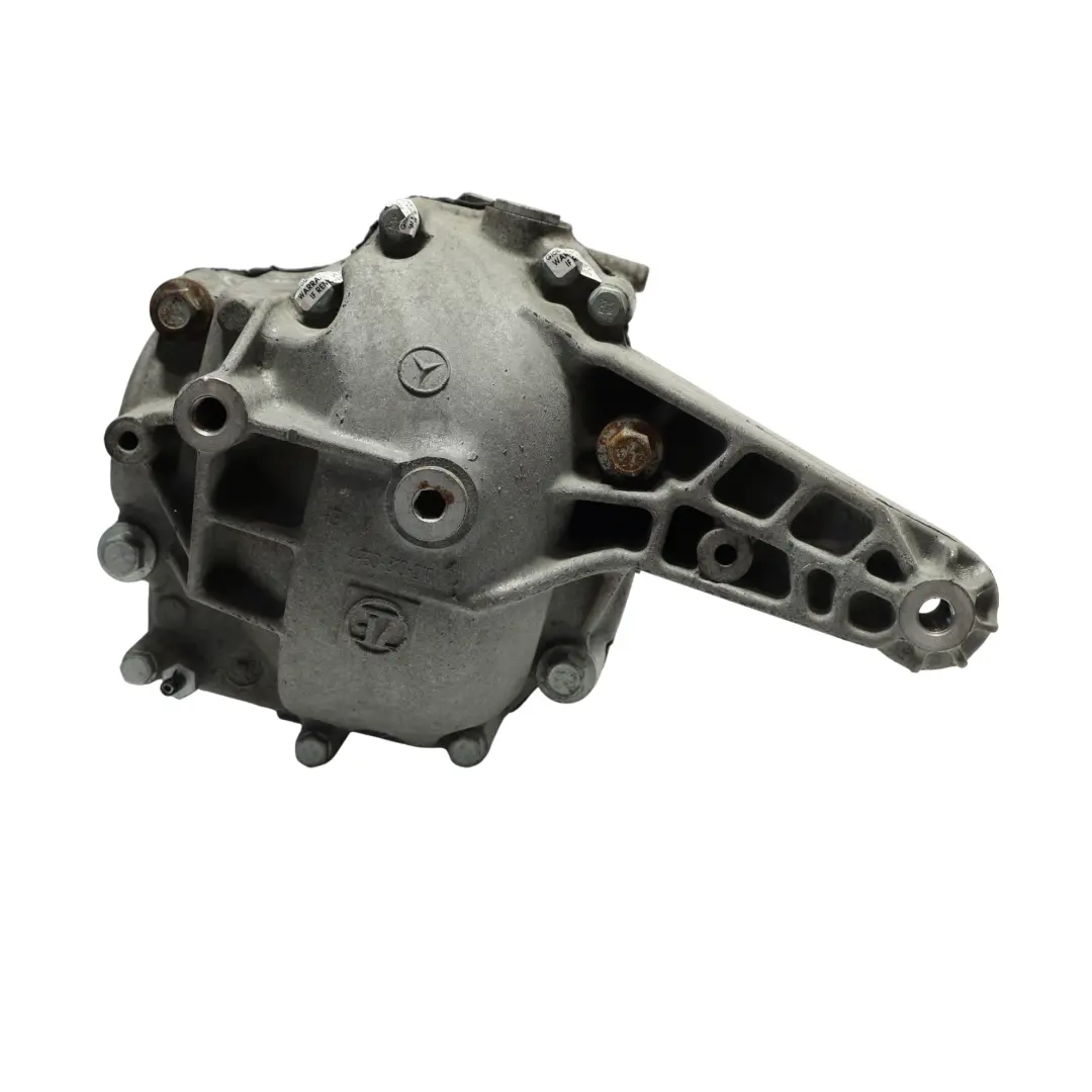 Dyferencjał Dyfer Przedni I=3,70 do Mercedes W163 4x4 o numerze A1633300105 Mercedes W163 4x4 Dyferencjał Dyfer Przedni I=3,70 - SKU A1633300105 - Numer Części A1633300105