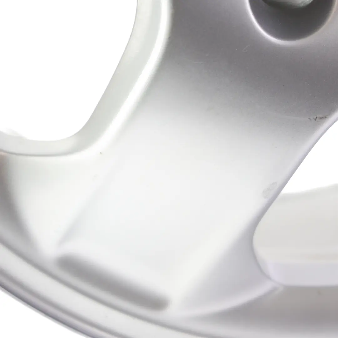 Srebrna felga aluminiowa Mercedes ML W163 17" 8J ET:52 do o numerze A1634012602 Srebrna felga aluminiowa Mercedes ML W163 17" 8J ET:52 - SKU A1634012602-2 - Numer Części A1634012602