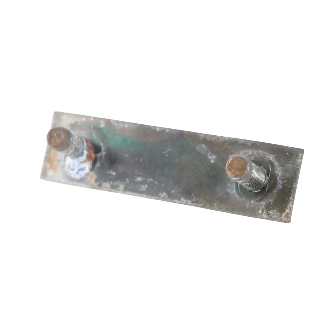 Soporte Placa Fijación Portaruedas Repuesto Izquierdo para Mercedes W163 con número de pieza A1638900144 Mercedes W163 Soporte Placa Fijación Portaruedas Repuesto Izquierdo - SKU A1638900144 - Número de pieza A1638900144