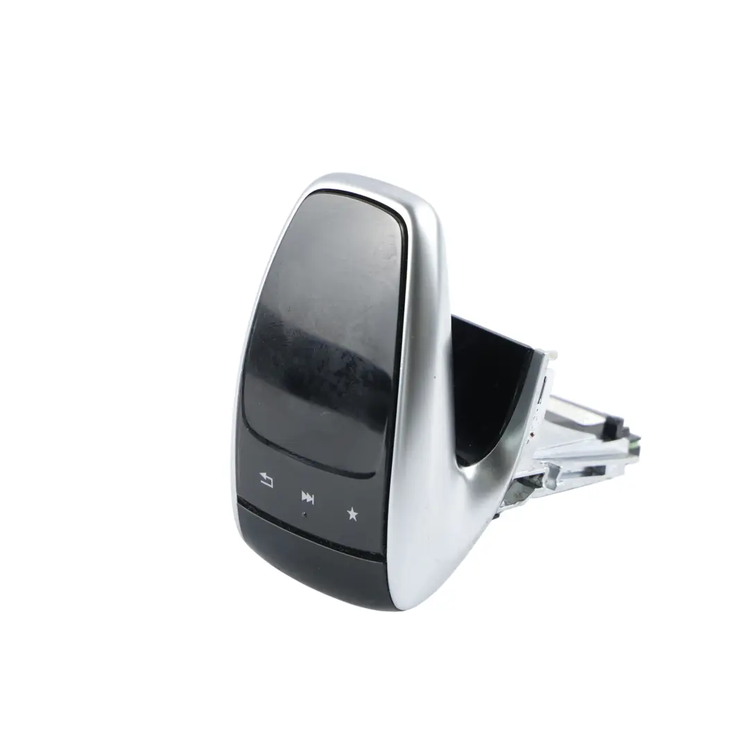 Consola Control Media Touchpad Navegador para Mercedes C205 W205 con número de pieza A1669008422 Mercedes C205 W205 Consola Control Media Touchpad Navegador - SKU A1669008422 - Número de pieza A1669008422