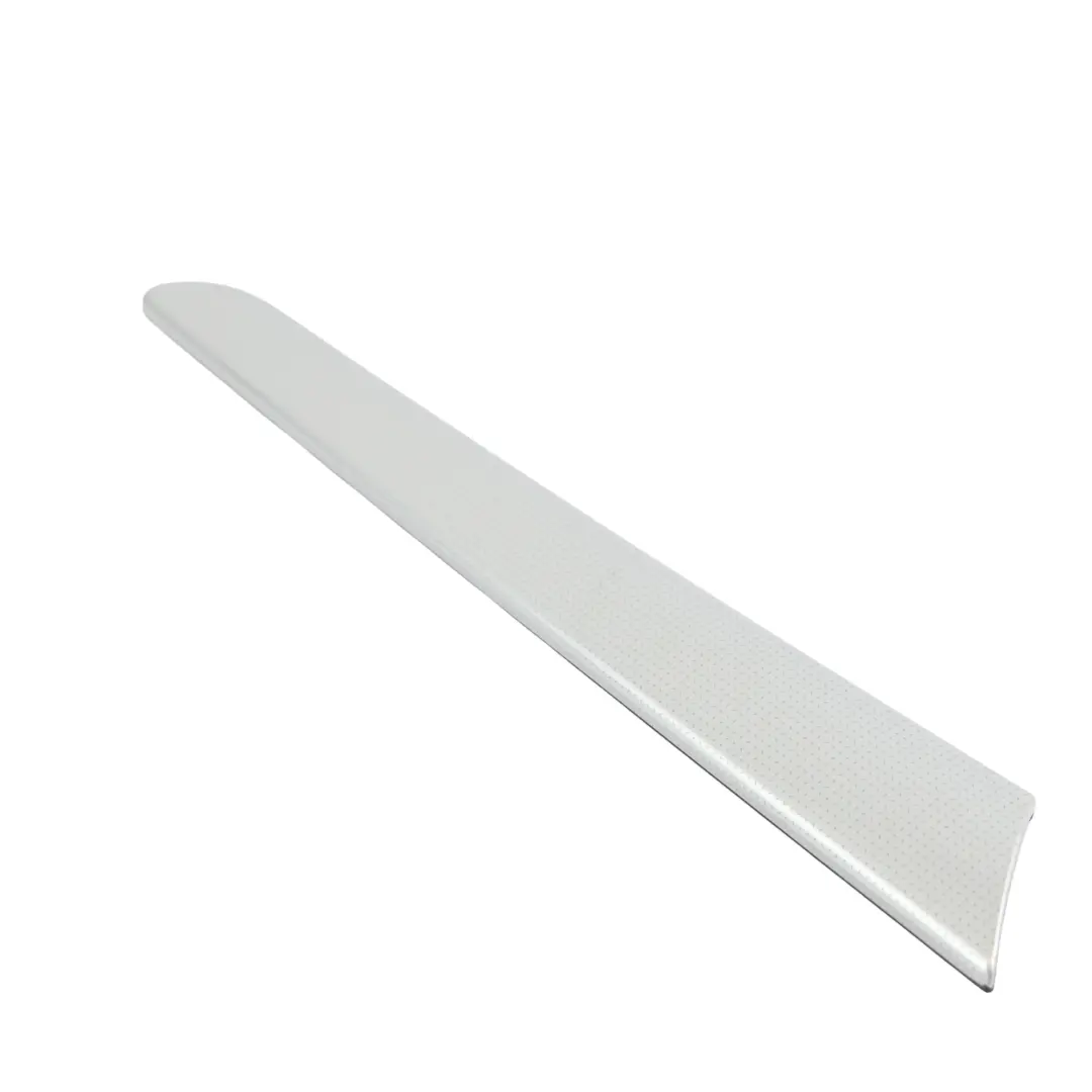 Moldura Embellecedor Puerta Delantera Derecha Plata para Mercedes W169 con número de pieza A1697270482 Mercedes W169 Moldura Embellecedor Puerta Delantera Derecha Plata - SKU A1697270482 - Número de pieza A1697270482