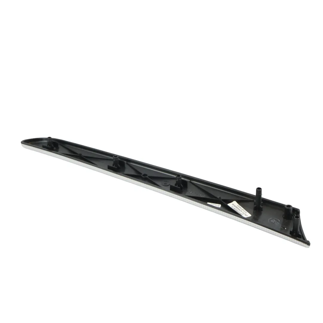 Türverkleidung Zierleiste Hinten Links Silber A1697370482 für Mercedes W169 mit Teilenummer A1697370382 Mercedes W169 Türverkleidung Zierleiste Hinten Links Silber A1697370482 - SKU A1697370382 - Teilenummer A1697370382