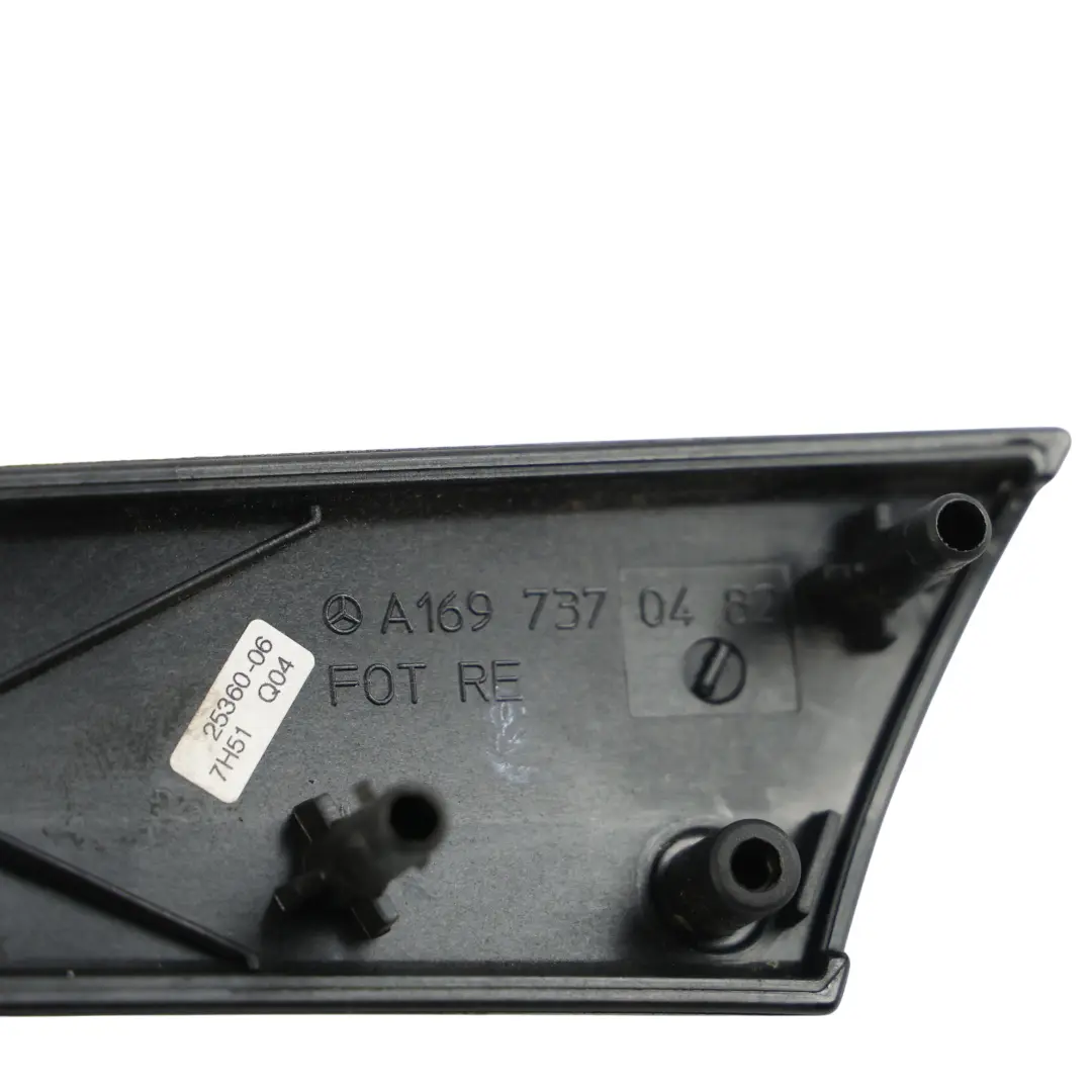 Mercedes W169 Moldura Tarjeta Puerta Trasera Derecha - SKU A1697370482 - Número de pieza A1697370482
