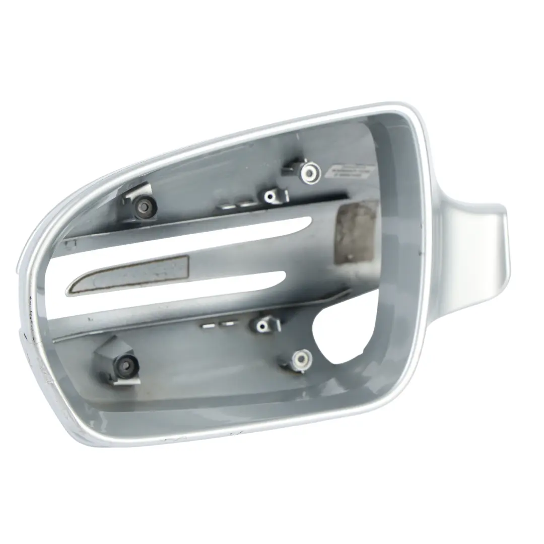 Calotta Specchietto Sinistro Argento Iridio Metallizzato 775 per Mercedes C219 con numero di parte A1718100364 Mercedes C219 Calotta Specchietto Sinistro Argento Iridio Metallizzato 775 - SKU A1718100364-IRS - Numero di parte A1718100364