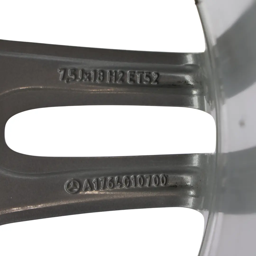 Jante Alliage AMG 18" ET:52 7,5J 5 Double Rayon pour Mercedes W176 à propos du numéro de pièce A1764010700 Mercedes W176 Jante Alliage AMG 18" ET:52 7,5J 5 Double Rayon - SKU A1764010700-2 - Numéro de pièce A1764010700