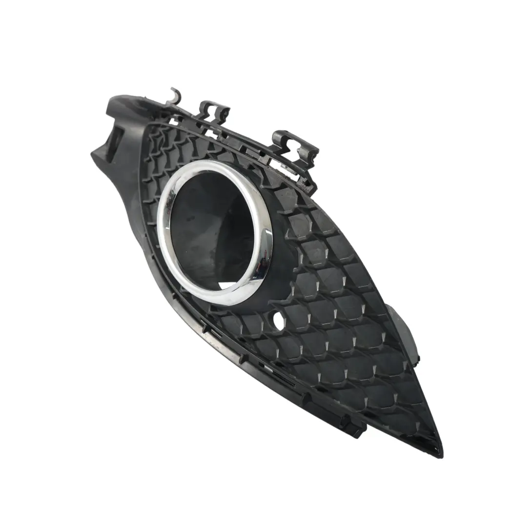 Copertura Fendinebbia Paraurti Anteriore Sinistro per Mercedes W176 con numero di parte A1768850522 Mercedes W176 Copertura Fendinebbia Paraurti Anteriore Sinistro - SKU A1768850522 - Numero di parte A1768850522