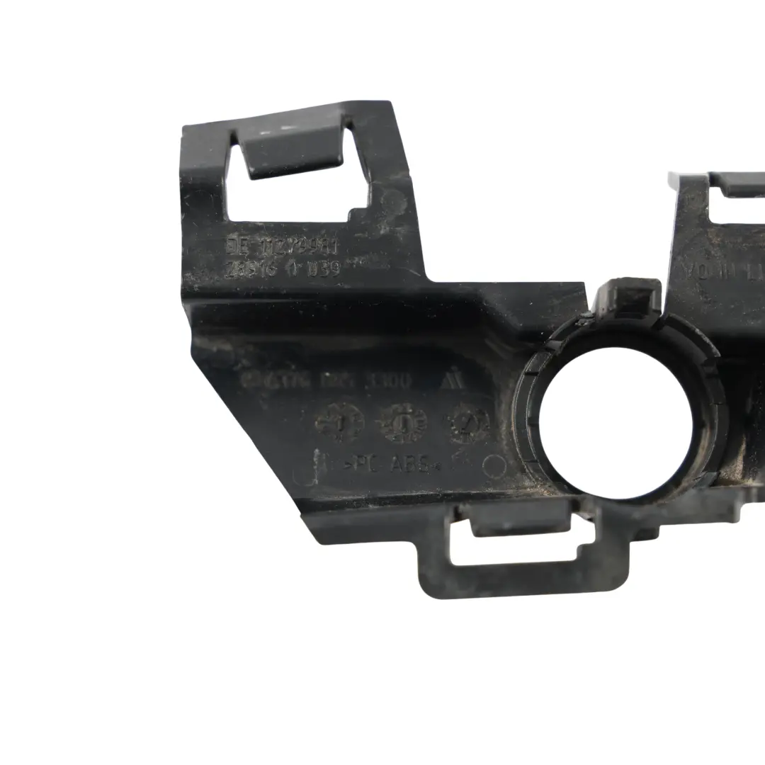Mercedes W176 Uchwyt Mocowania Czujnika PDC Przedni Lewy - SKU A1768853300 - Numer Części A1768853300