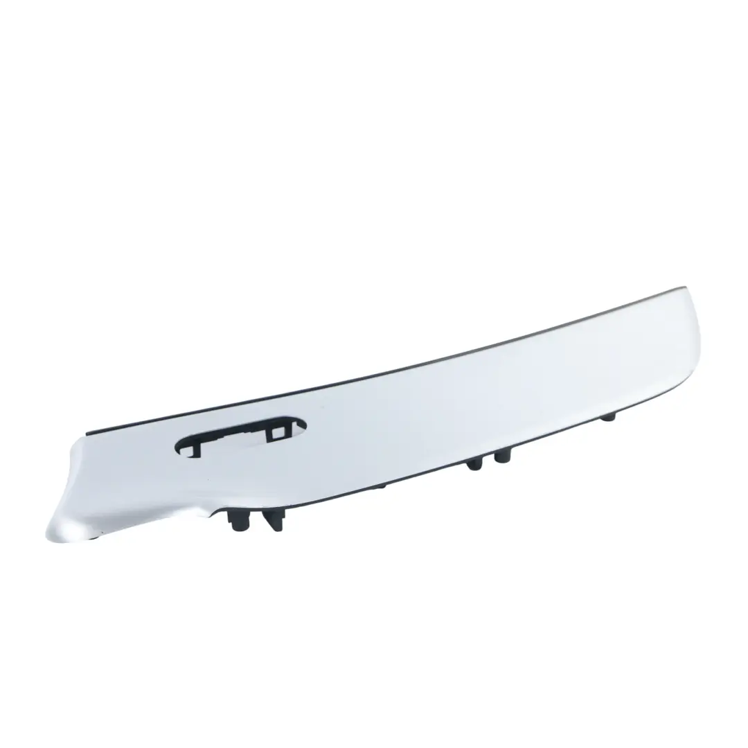 Mercedes W177 Panel Moldura Puerta Delantera Derecha Plata - SKU A1777203001 - Número de pieza A1777203001