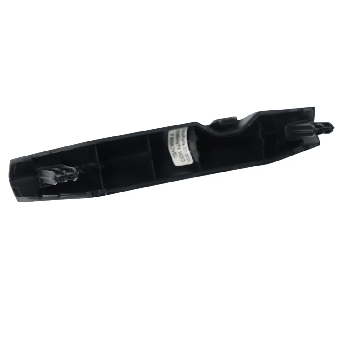Staffa Supporto Modanatura Portellone Sinistro per Mercedes W177 con numero di parte A1777430300 Mercedes W177 Staffa Supporto Modanatura Portellone Sinistro - SKU A1777430300 - Numero di parte A1777430300
