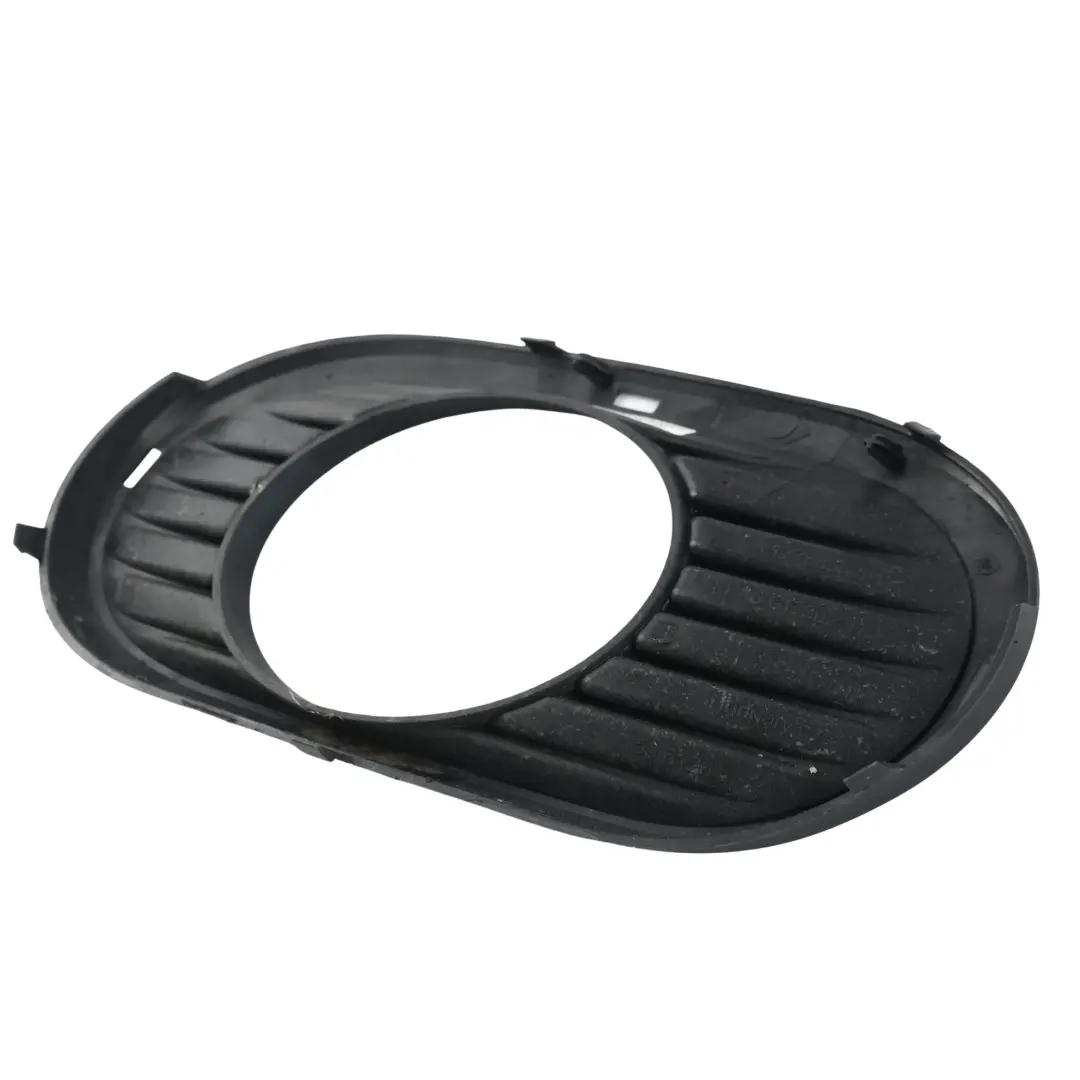 Mercedes W177 AMG Embellecedor Escape Parachoques Trasero Derecho - SKU A1778856201 - Número de pieza A1778856201