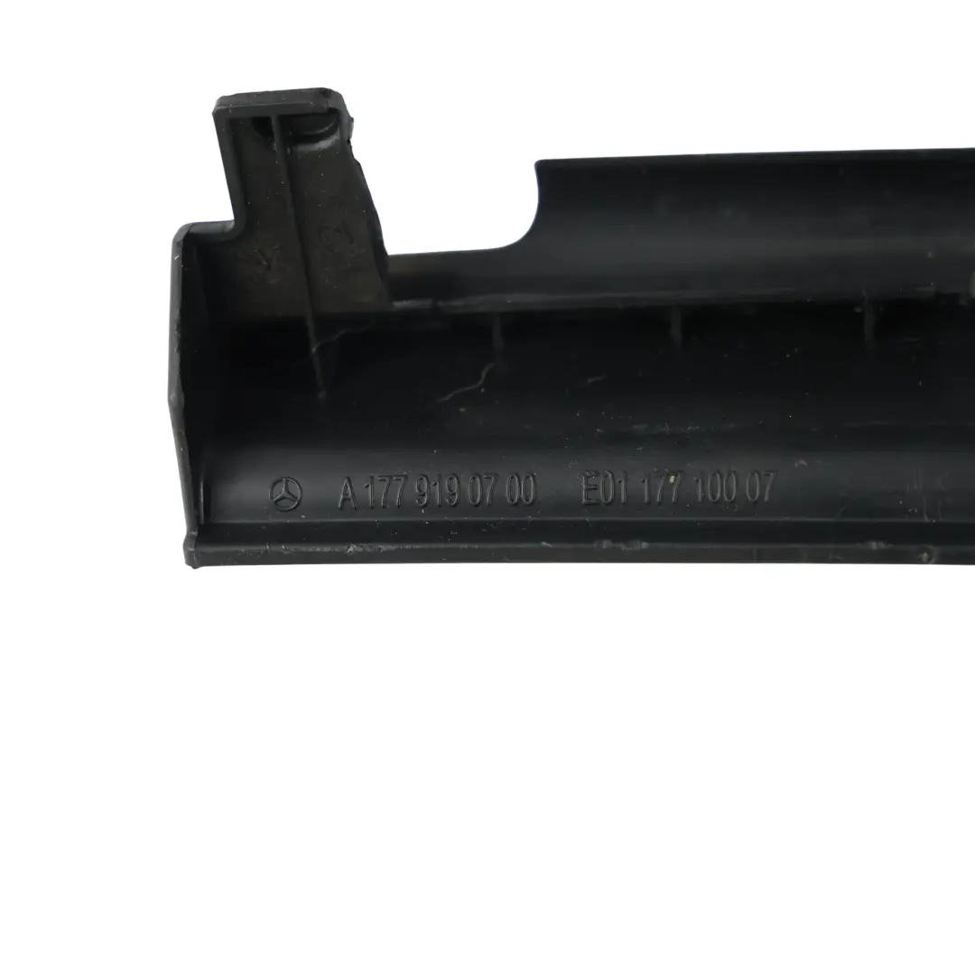 Mercedes C118 W177 Garniture Rail Siège Couvercle Avant Gauche - SKU A1779190700 - Numéro de pièce A1779190700