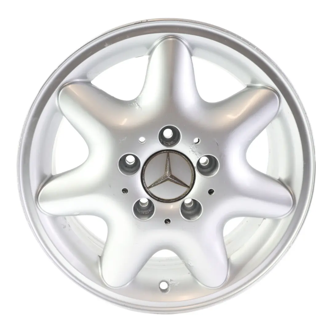 Jante Alliage Argent 15" 6J ET:31 pour Mercedes W203 à propos du numéro de pièce A2034010002 Mercedes W203 Jante Alliage Argent 15" 6J ET:31 - SKU A2034010002-1 - Numéro de pièce A2034010002