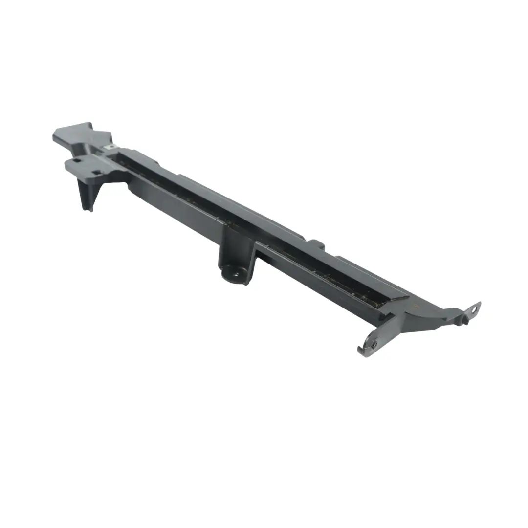 Support Fixation Plancher Chargement Gauche pour Mercedes S203 à propos du numéro de pièce A2036840331 Mercedes S203 Support Fixation Plancher Chargement Gauche - SKU A2036840331 - Numéro de pièce A2036840331