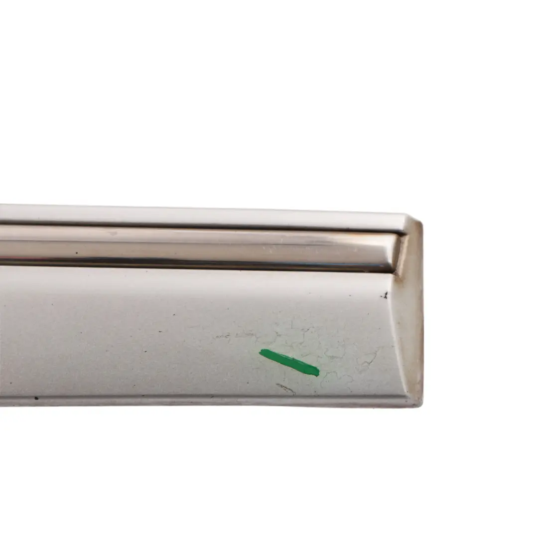 Moldura Puerta Delantera Derecha Plata Brillante-9744 para Mercedes W203 con número de pieza A2036905062 Mercedes W203 Moldura Puerta Delantera Derecha Plata Brillante-9744 - SKU A2036905062-BRS - Número de pieza A2036905062