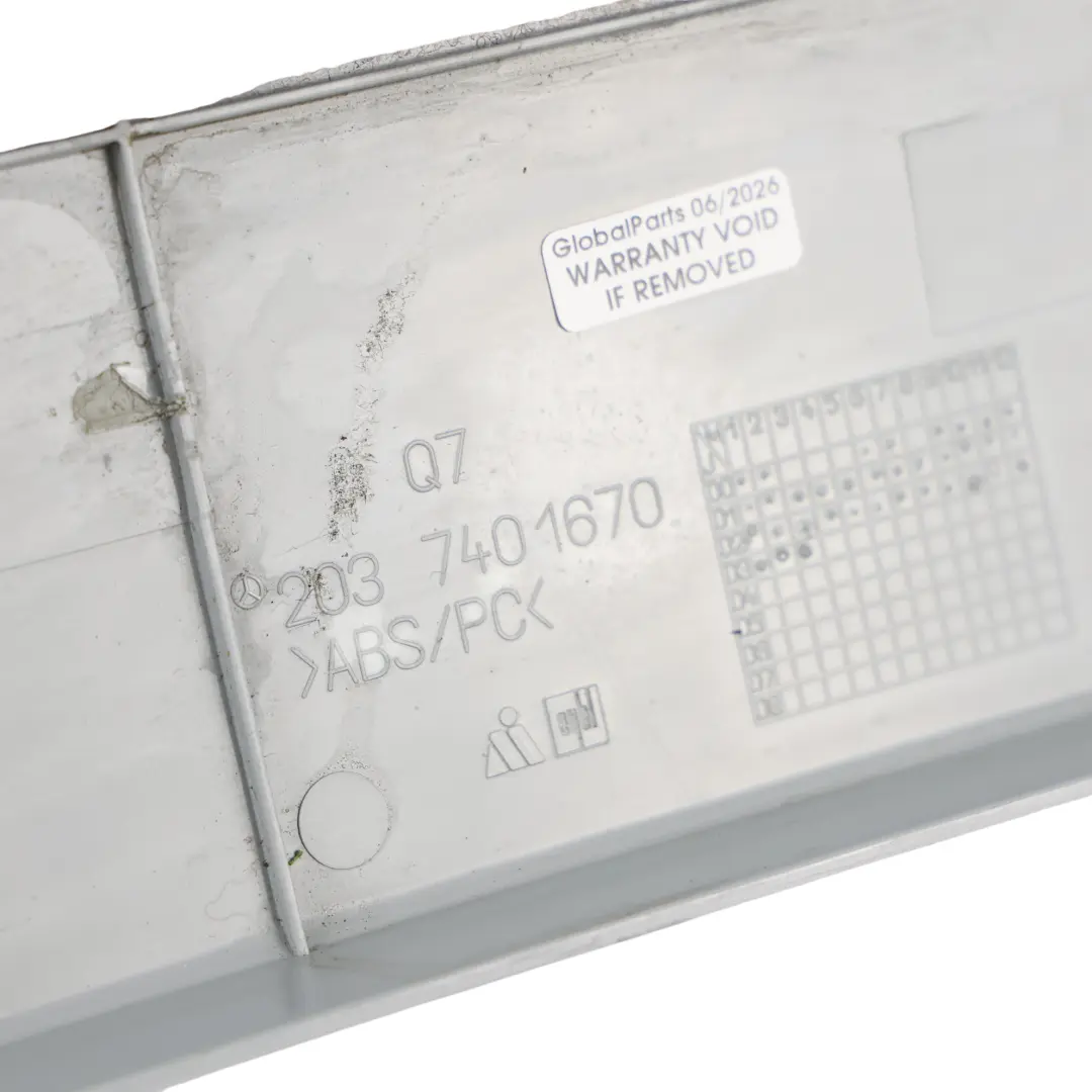Heckklappe Kofferraum Zierleiste Abdeckung für Mercedes W203 mit Teilenummer A2037401670 Mercedes W203 Heckklappe Kofferraum Zierleiste Abdeckung - SKU A2037401670 - Teilenummer A2037401670