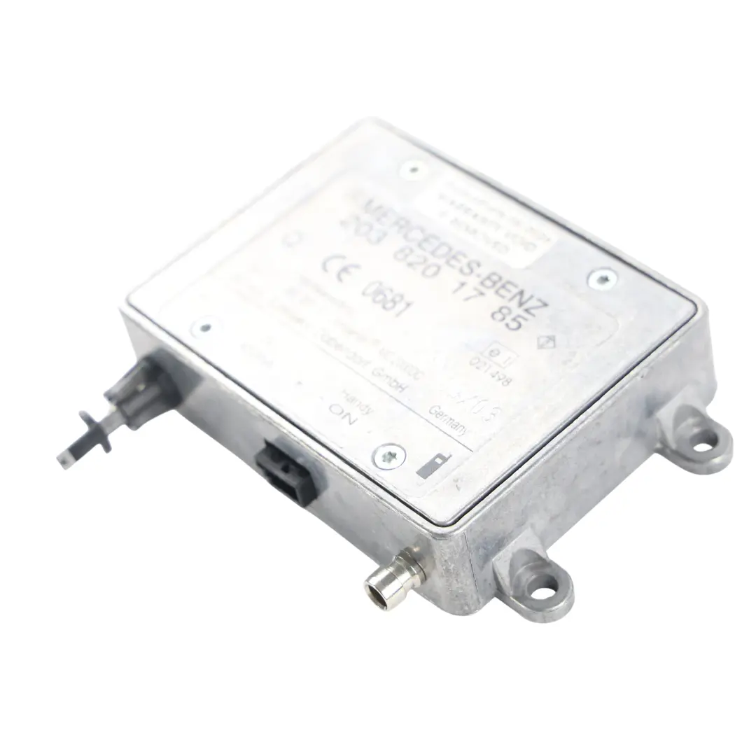 Antennen Verstärker Modul Steuergerät ECU für Mercedes S203 mit Teilenummer A2038201785 Mercedes S203 Antennen Verstärker Modul Steuergerät ECU - SKU A2038201785 - Teilenummer A2038201785