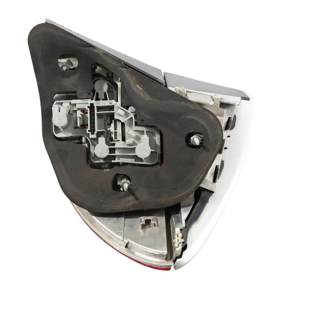 Fanale Posteriore Sinistro Argento Iridio 775 per Mercedes CL203 con numero di parte A2038204764 Mercedes CL203 Fanale Posteriore Sinistro Argento Iridio 775 - SKU A2038204764-IRS - Numero di parte A2038204764