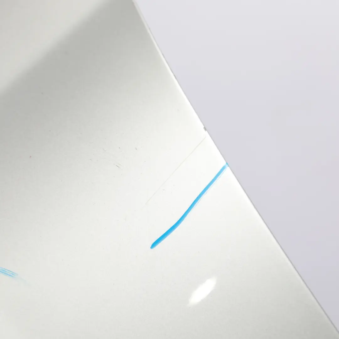 Panel Guardabarros Mercedes W203 Delantero Izquierdo Brilliant Silver - 744 para con número de pieza A2038800118 Panel Guardabarros Mercedes W203 Delantero Izquierdo Brilliant Silver - 744 - SKU A2038800118-BRS - Número de pieza A2038800118