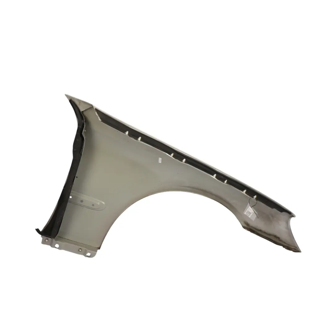 Panel Guardabarros Mercedes W203 Delantero Izquierdo Brilliant Silver - 744 para con número de pieza A2038800118 Panel Guardabarros Mercedes W203 Delantero Izquierdo Brilliant Silver - 744 - SKU A2038800118-BRS - Número de pieza A2038800118