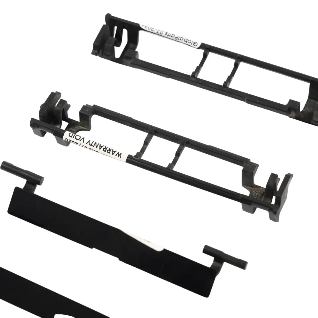 Mercedes W204 C204 Soporte Fijación Moldura Tira Techo Izquierdo - SKU A2046905762-1 - Número de pieza A2046905762