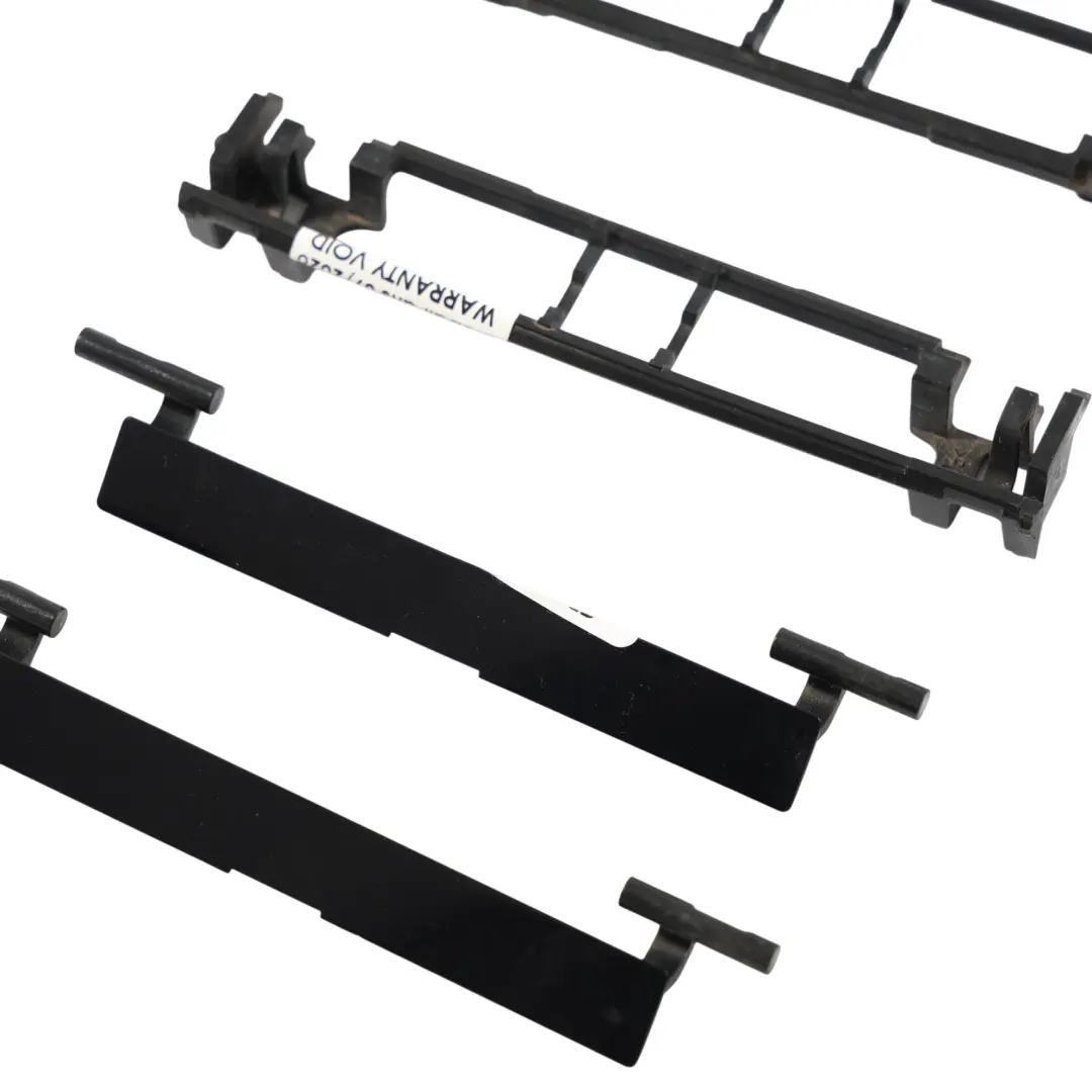 Mercedes W204 C204 Support Fixation Baguette Garniture Toit Gauche - SKU A2046905762-1 - Numéro de pièce A2046905762