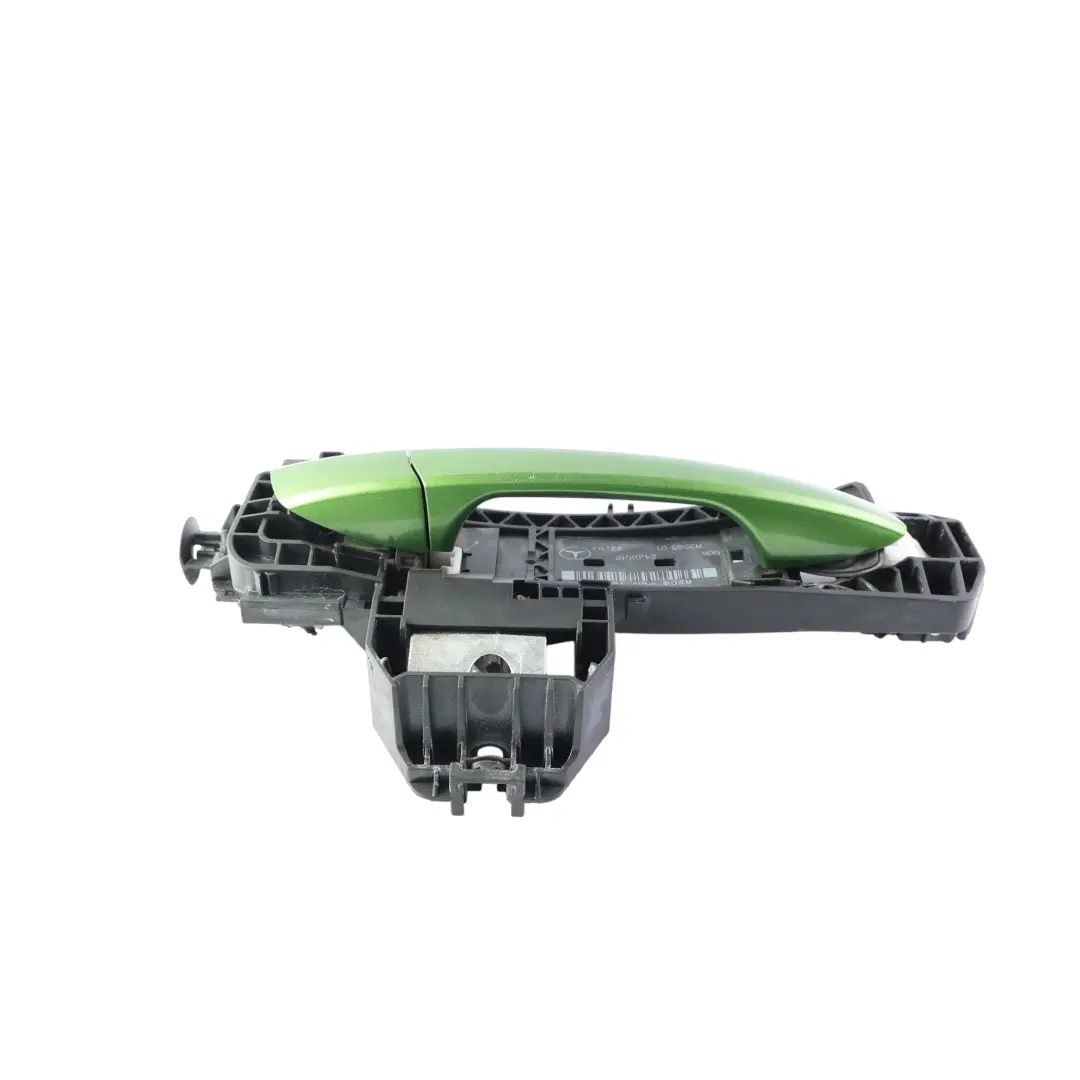 Maniglia Porta Posteriore Destra Verde Elbaite Metallizzato per Mercedes W204 con numero di parte A2047602434 Mercedes W204 Maniglia Porta Posteriore Destra Verde Elbaite Metallizzato - SKU A2047602434-ELBA - Numero di parte A2047602434