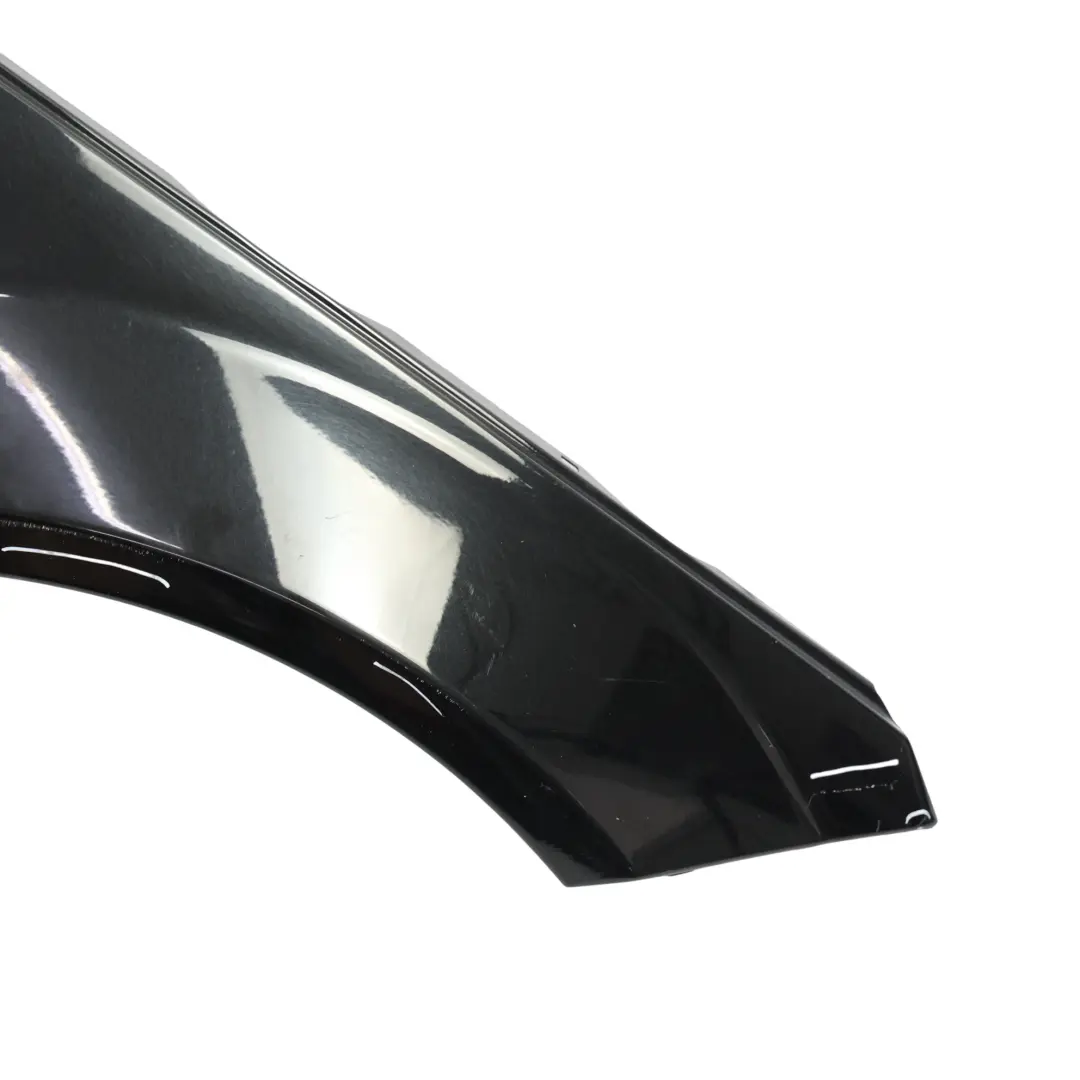 Panneau Laterale avant Droit Garde-Boue Obsidian Black - 197 pour Mercedes W204 à propos du numéro de pièce A2048801418 Mercedes W204 Panneau Laterale avant Droit Garde-Boue Obsidian Black - 197 - SKU A2048801418-OB - Numéro de pièce A2048801418