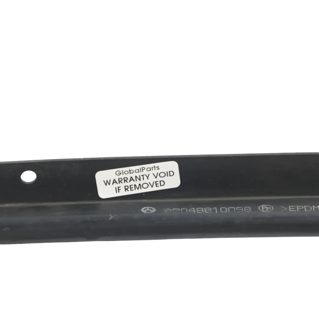 Mercedes-Benz W204 Guarnizione Cofano Guarnizione Frontale Motore per con numero di parte A2048810098 Mercedes-Benz W204 Guarnizione Cofano Guarnizione Frontale Motore - SKU A2048810098 - Numero di parte A2048810098