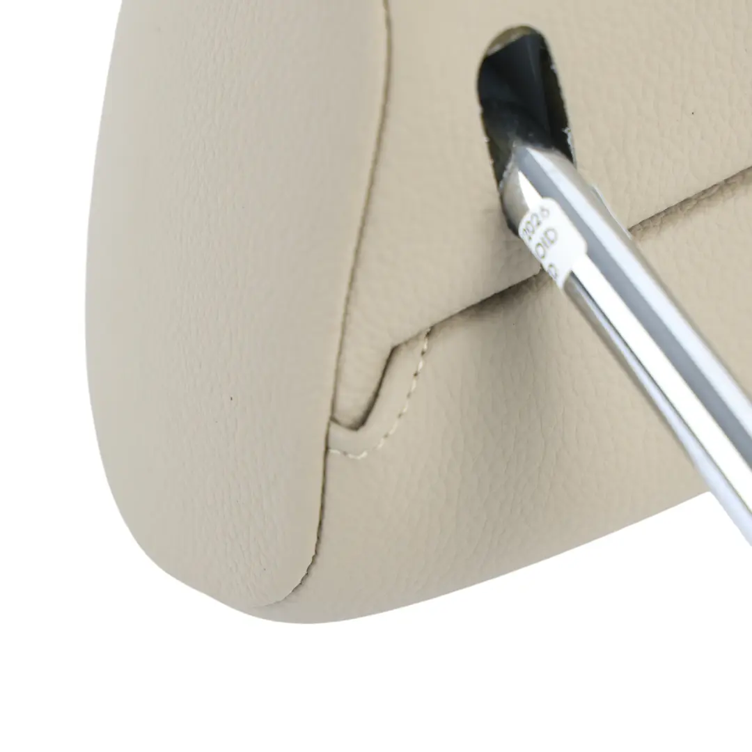 Poggiatesta Sedile Pelle Beige Sinistro Destro per Mercedes W204 con numero di parte A2049702950 Mercedes W204 Poggiatesta Sedile Pelle Beige Sinistro Destro - SKU A2049702950-4 - Numero di parte A2049702950