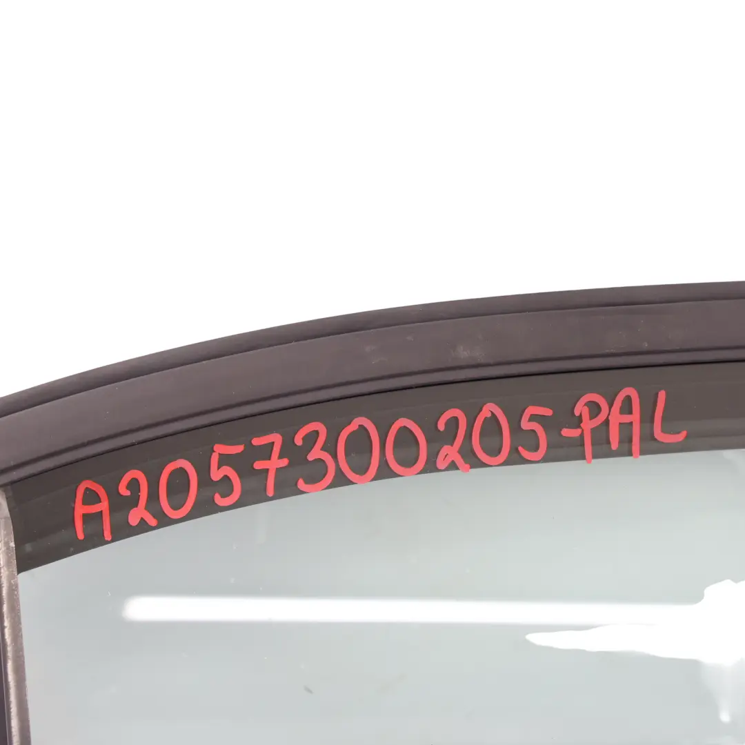 Tür Hinten Rechts Palladium Silber Metallic - 792 für Mercedes W205 mit Teilenummer A2057300205 Mercedes W205 Tür Hinten Rechts Palladium Silber Metallic - 792 - SKU A2057300205-PAL - Teilenummer A2057300205