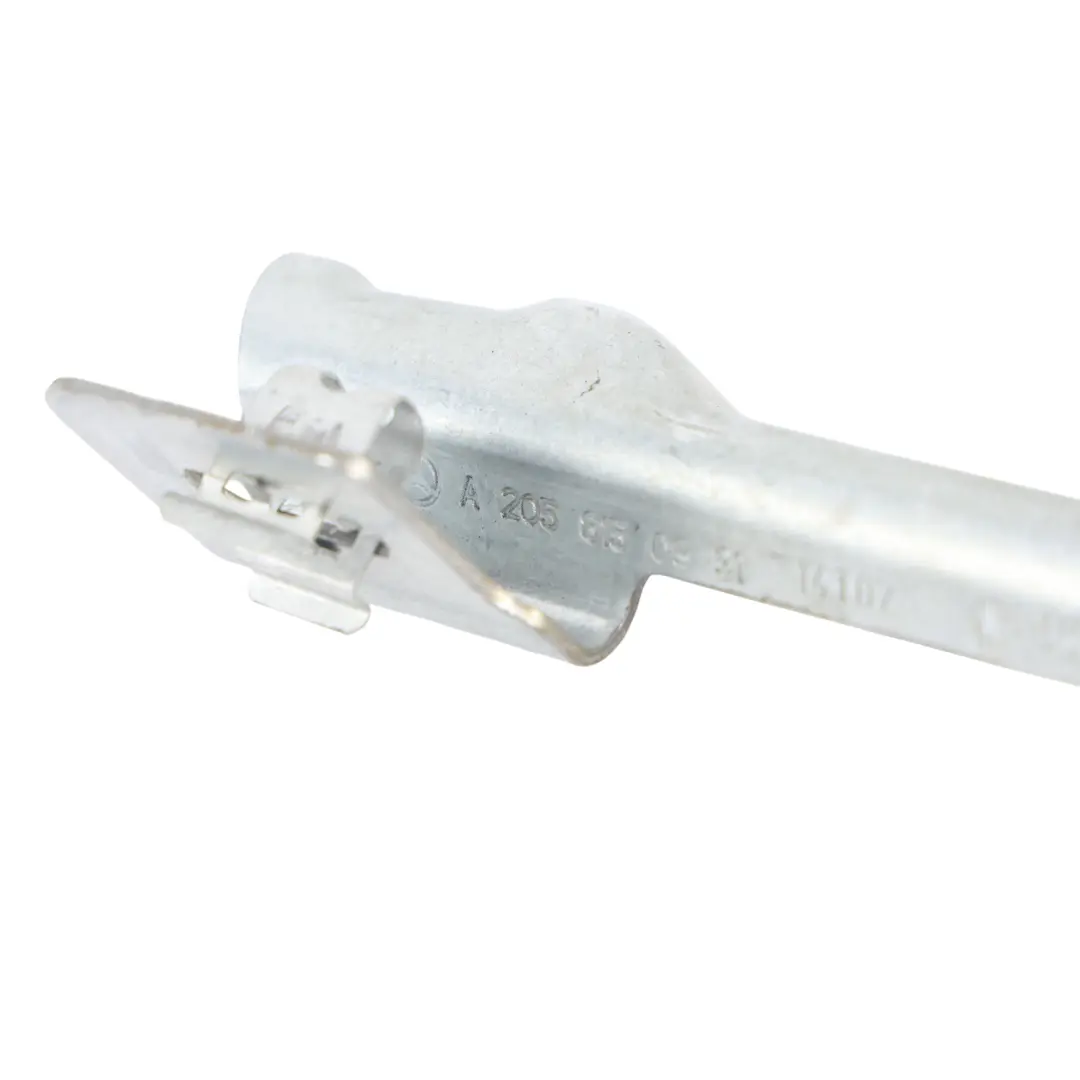 Support Fixation Toit Arrière Gauche pour Mercedes W205 à propos du numéro de pièce A2058150931 Mercedes W205 Support Fixation Toit Arrière Gauche - SKU A2058150931 - Numéro de pièce A2058150931