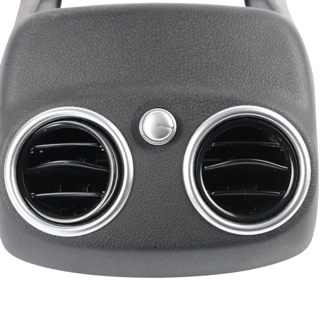 Grille Aération Arrière Console Rangement Noir pour Mercedes W205 à propos du numéro de pièce A2058308301 Mercedes W205 Grille Aération Arrière Console Rangement Noir - SKU A2058308301-5 - Numéro de pièce A2058308301