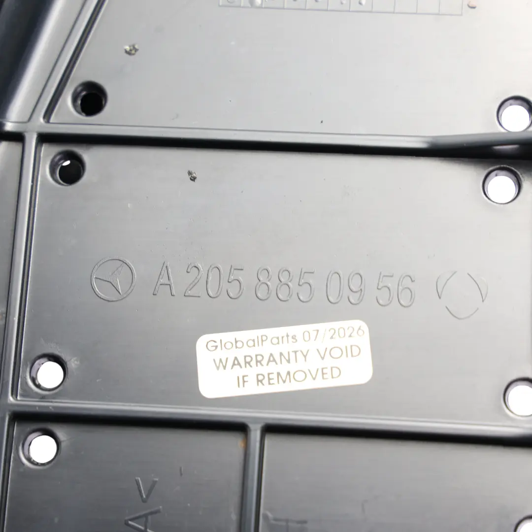 Embout Sortie Échappement Pare-Chocs Arrière Gauche pour Mercedes W205 à propos du numéro de pièce A2058850956 Mercedes W205 Embout Sortie Échappement Pare-Chocs Arrière Gauche - SKU A2058850956-1 - Numéro de pièce A2058850956