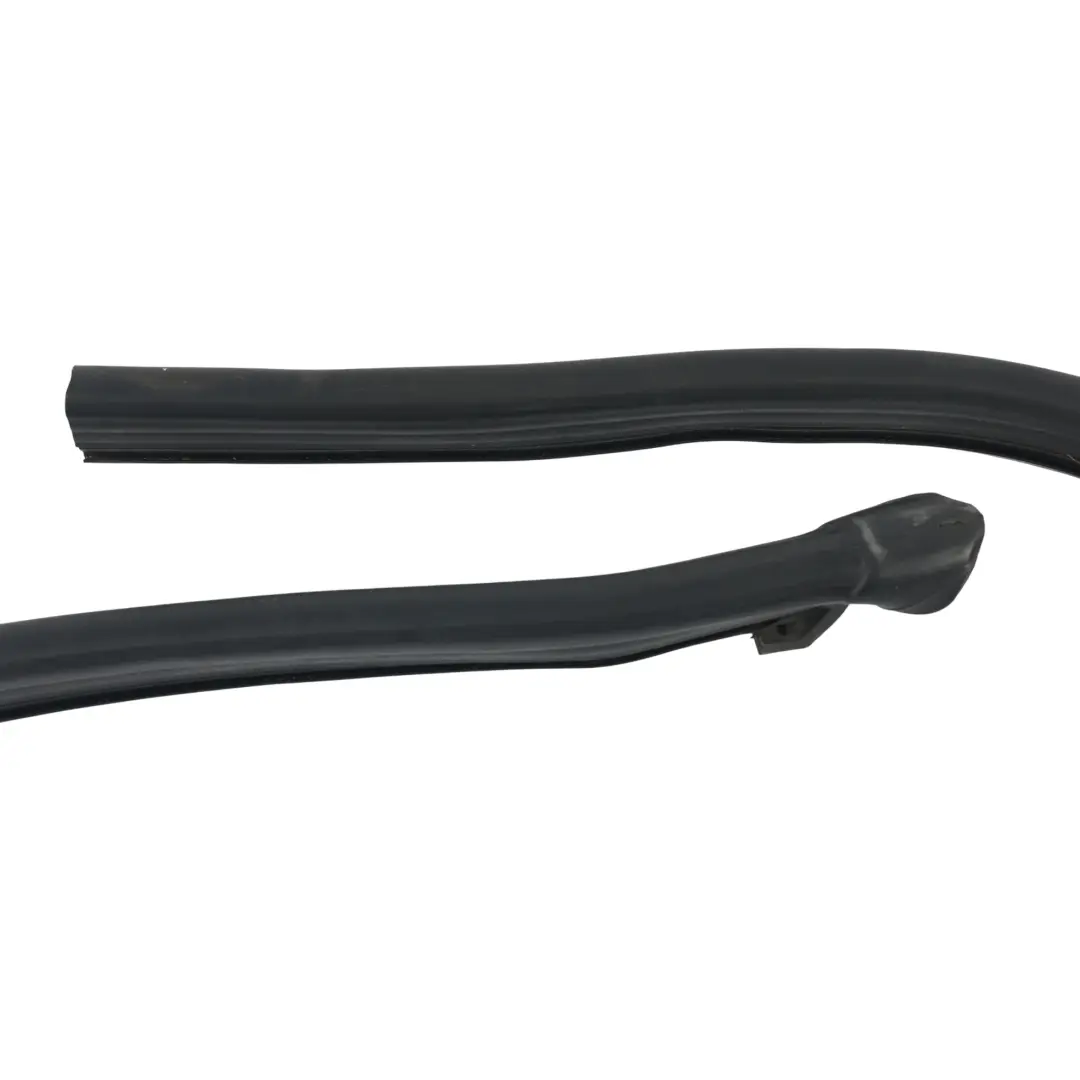 Mercedes W205 Joint Caoutchouc Étanchéité Capot Moteur Droit - SKU A2058870200 - Numéro de pièce A2058870200
