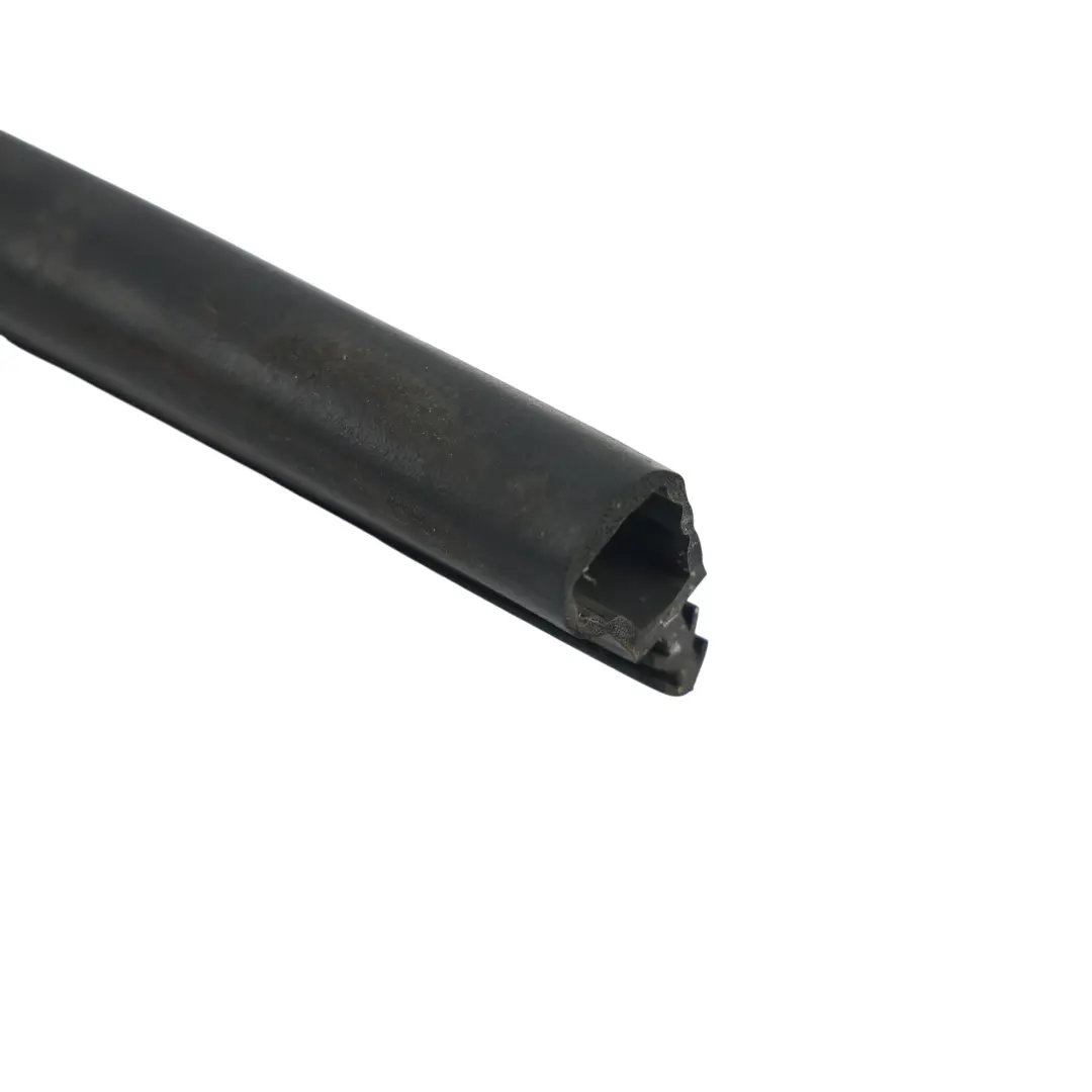 Joint Caoutchouc Étanchéité Capot Moteur Droit pour Mercedes W205 à propos du numéro de pièce A2058870200 Mercedes W205 Joint Caoutchouc Étanchéité Capot Moteur Droit - SKU A2058870200 - Numéro de pièce A2058870200