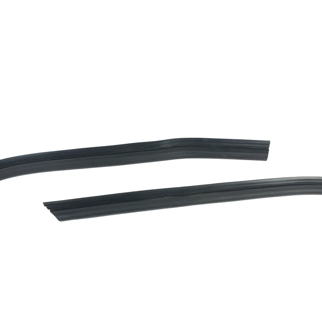 Joint Caoutchouc Étanchéité Capot Moteur Gauche pour Mercedes W205 à propos du numéro de pièce A2058870100 Mercedes W205 Joint Caoutchouc Étanchéité Capot Moteur Gauche - SKU A2058870100 - Numéro de pièce A2058870100