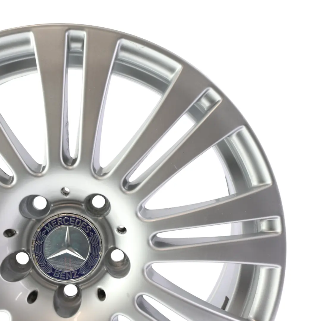 Cerchio Lega 17" 7,5J ET:45 per Mercedes A207 C207 con numero di parte A2074010102 Mercedes A207 C207 Cerchio Lega 17" 7,5J ET:45 - SKU A2074010102-1 - Numero di parte A2074010102