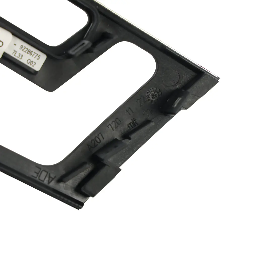 Mercedes C207 Maniglia Porta Ant. Interruttore Serratura Alu Sx - SKU A2077201122-1 - Numero di parte A2077201122