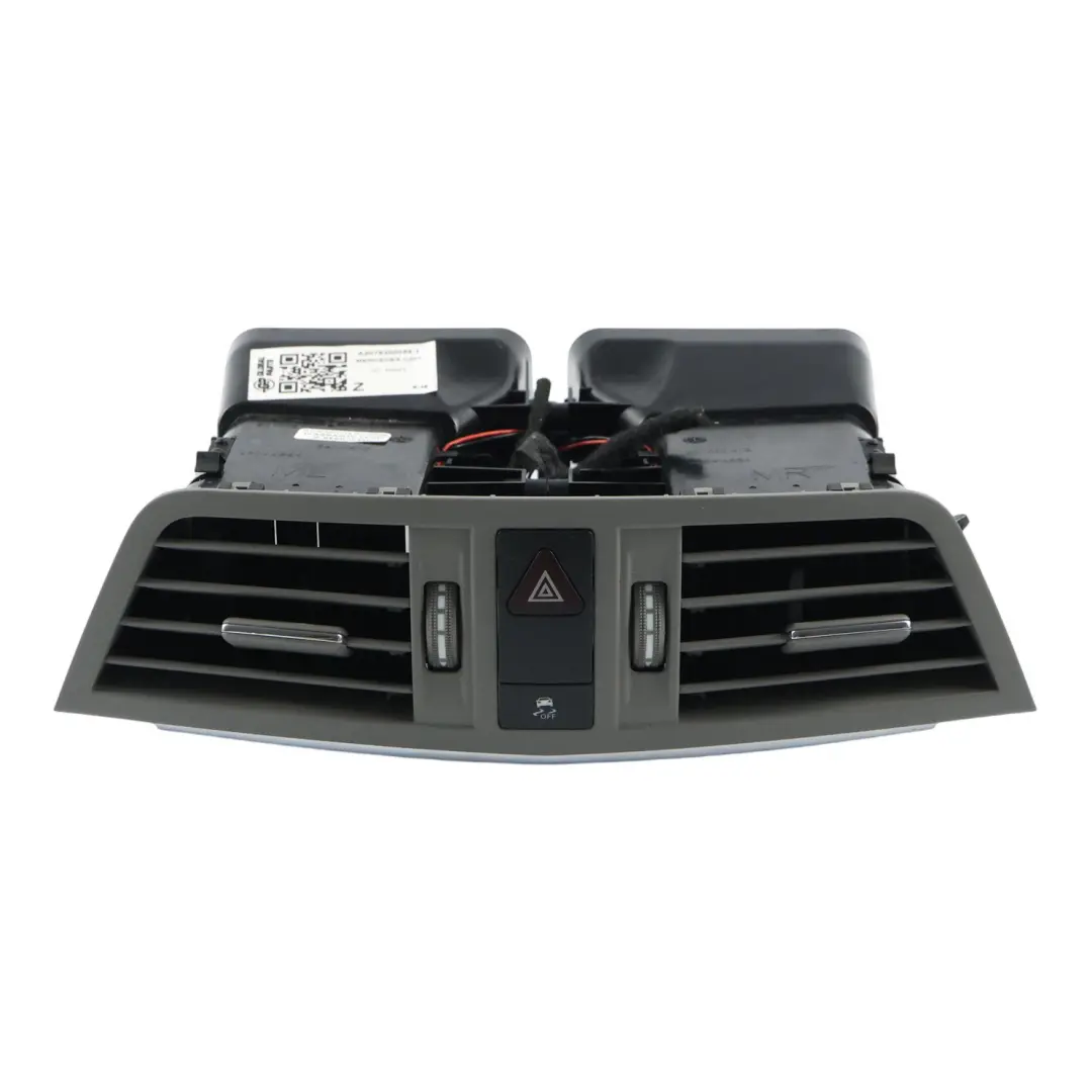 Kratka Nawiewu Środkowa Awaryjnych do Mercedes A207 C207 o numerze A2078300054 Mercedes A207 C207 Kratka Nawiewu Środkowa Awaryjnych - SKU A2078300054-1 - Numer Części A2078300054
