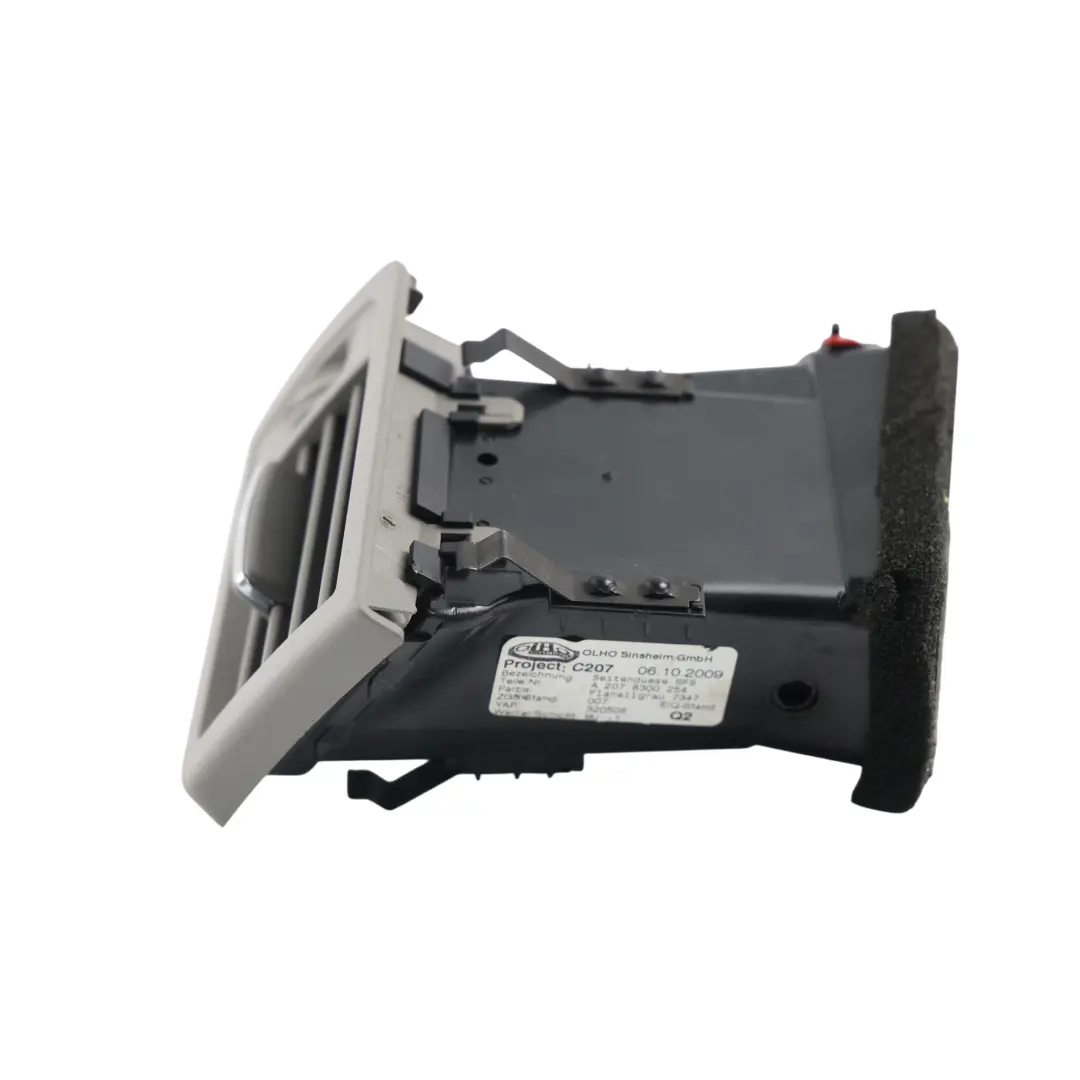 Mercedes A207 C207 Kratka Nawiewu Deski Rozdzielczej Prawa - SKU A2078300254-1 - Numer Części A2078300254
