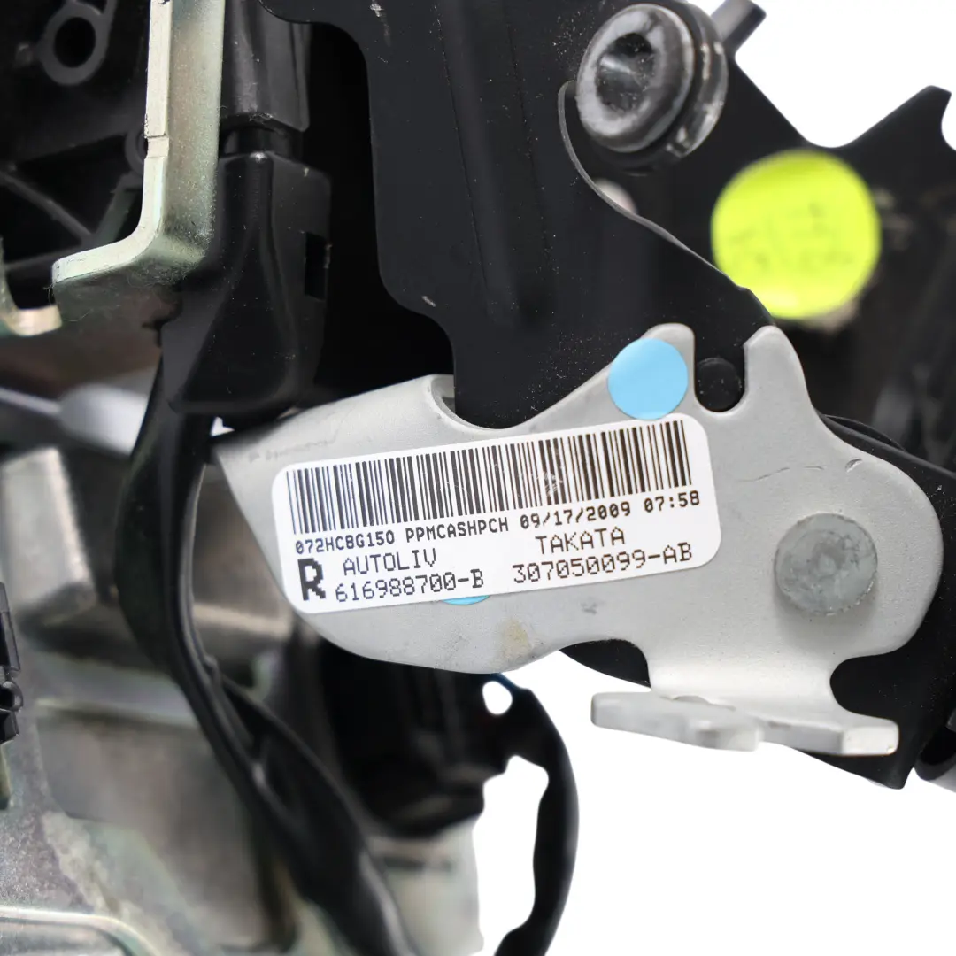 W207 Coupe Seat Belt Front Right O/S to Mercedes with Part number A2078603685 Mercedes W207 Coupe Seat Belt Front Right O/S - SKU A2078603685 - Part number A2078603685