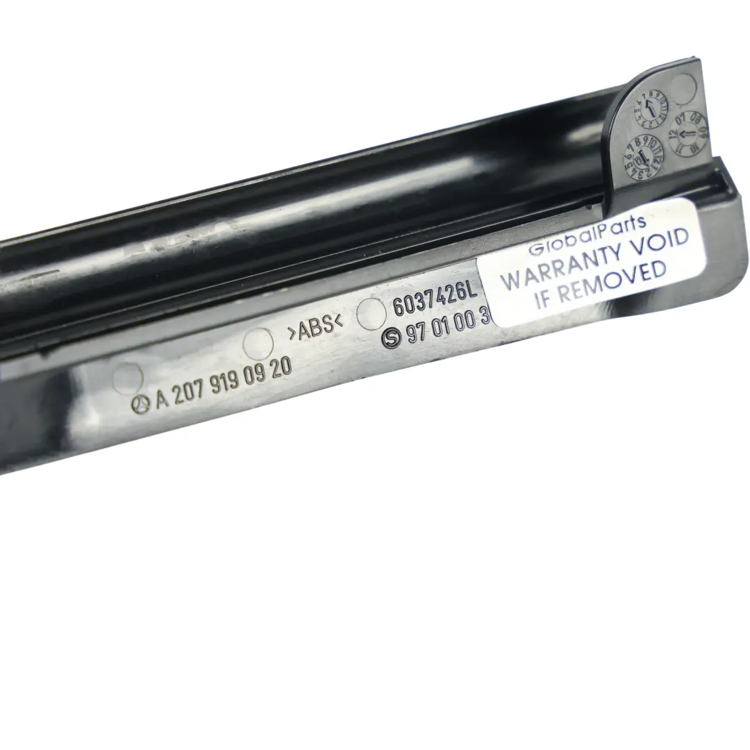 Rivestimento Sedile Posteriore Sinistro per Mercedes C204 A207 con numero di parte A2079190920 Mercedes C204 A207 Rivestimento Sedile Posteriore Sinistro - SKU A2079190920 - Numero di parte A2079190920