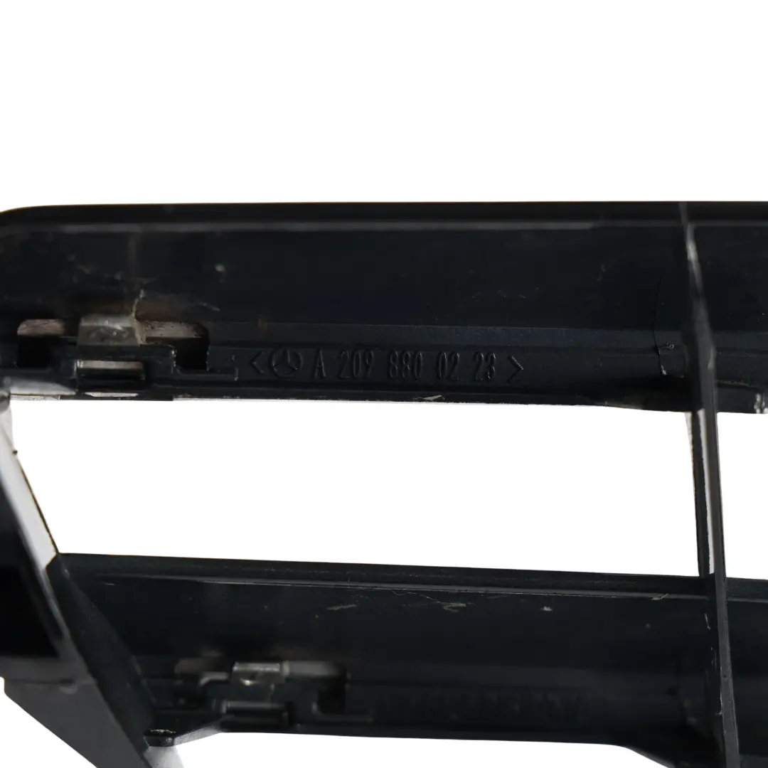 Griglia Anteriore Copertura Radiatore Cofano Cromo per Mercedes W209 con numero di parte A2098800123 Mercedes W209 Griglia Anteriore Copertura Radiatore Cofano Cromo - SKU A2098800123-1 - Numero di parte A2098800123