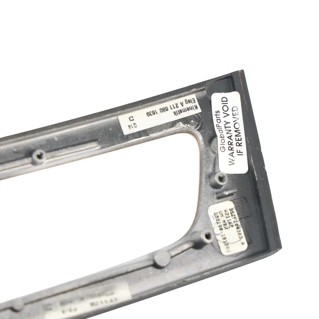 Copertura Vano Consolle Centrale Effetto Legno per Mercedes W211 con numero di parte A2116801639 Mercedes W211 Copertura Vano Consolle Centrale Effetto Legno - SKU A2116801639 - Numero di parte A2116801639