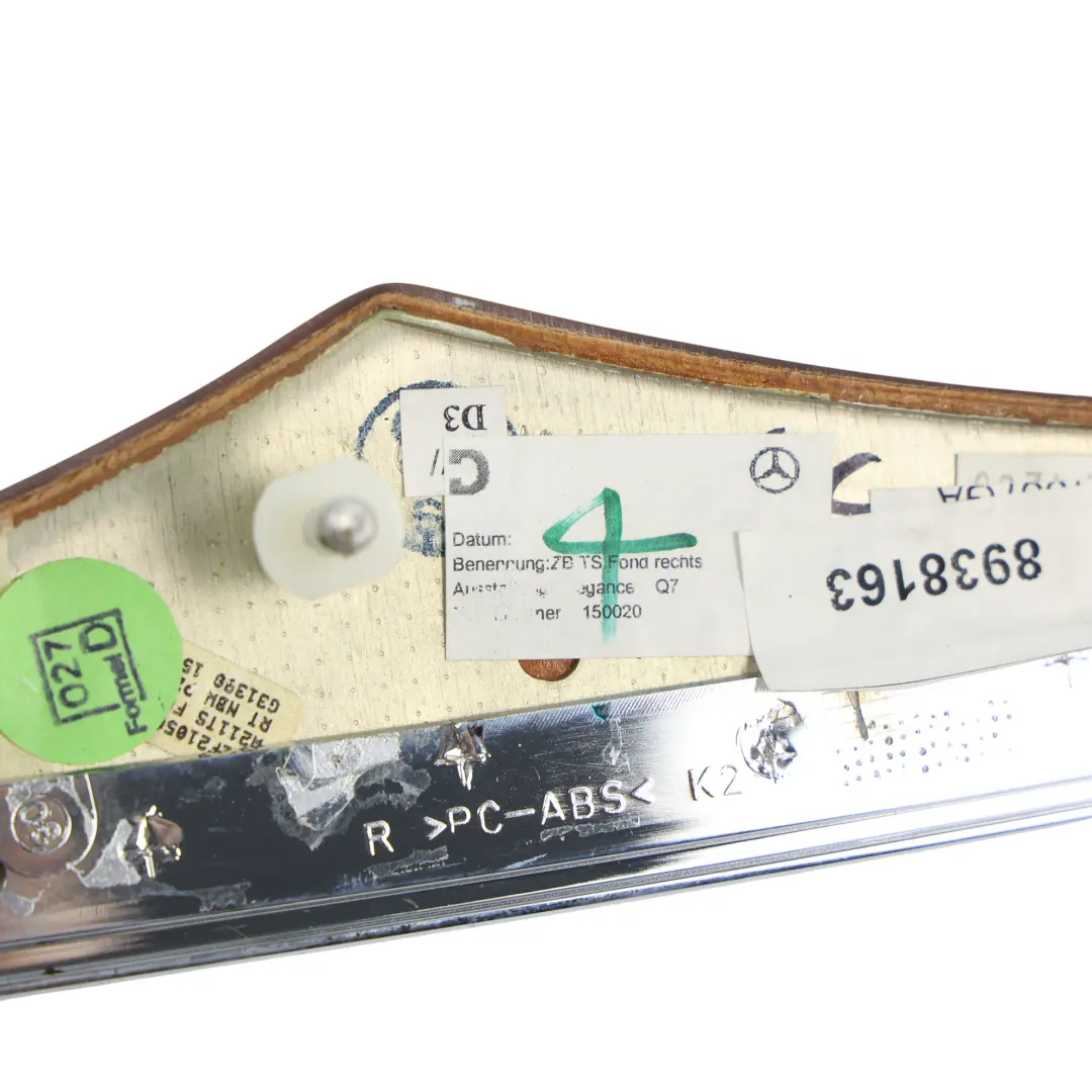 Panel Manija Puerta Trasera Derecha Efecto Madera para Mercedes W211 con número de pieza A2117300622 Mercedes W211 Panel Manija Puerta Trasera Derecha Efecto Madera - SKU A2117300622 - Número de pieza A2117300622