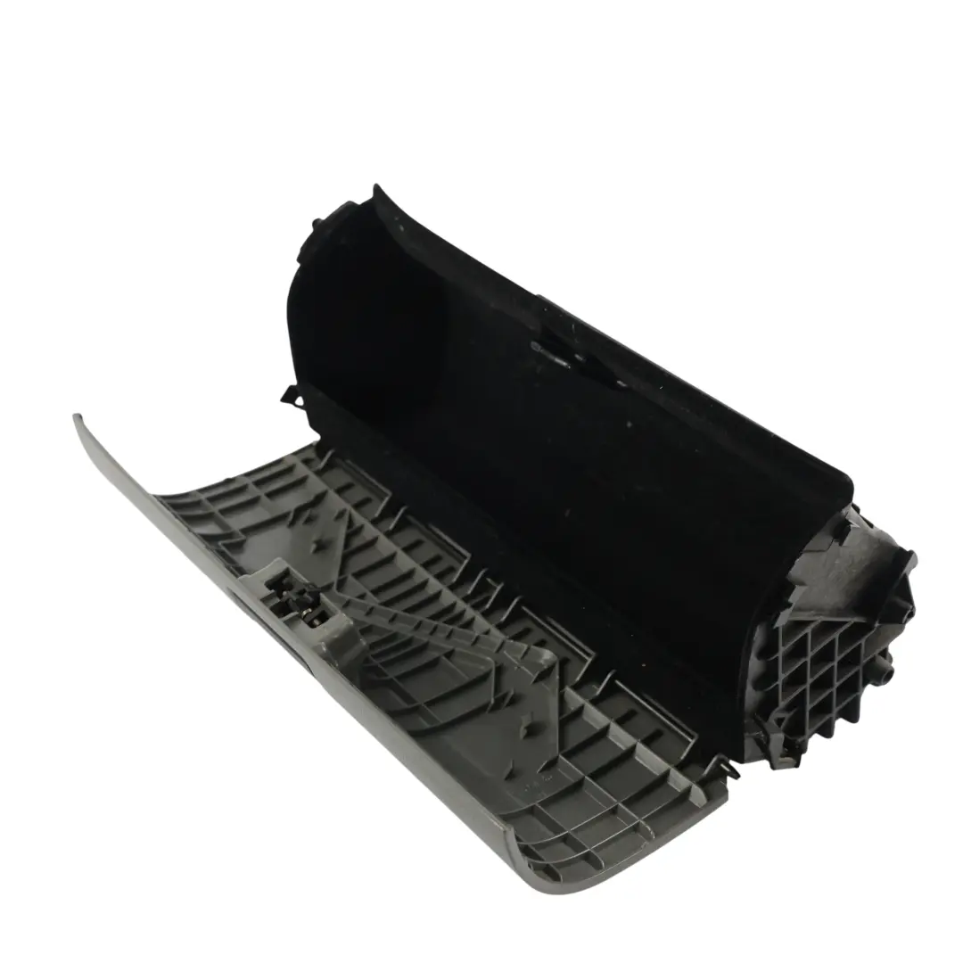 W219 Schowek Pod Siedzeniem Przedni Prawy do Mercedes W211 CLS o numerze A2119190273 Mercedes W211 CLS W219 Schowek Pod Siedzeniem Przedni Prawy - SKU A2119190273-1 - Numer Części A2119190273